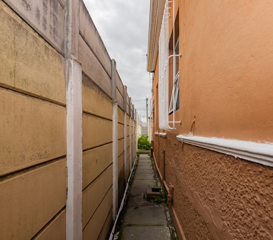 5 Bedroom Property for Sale in Parow Valley Western Cape